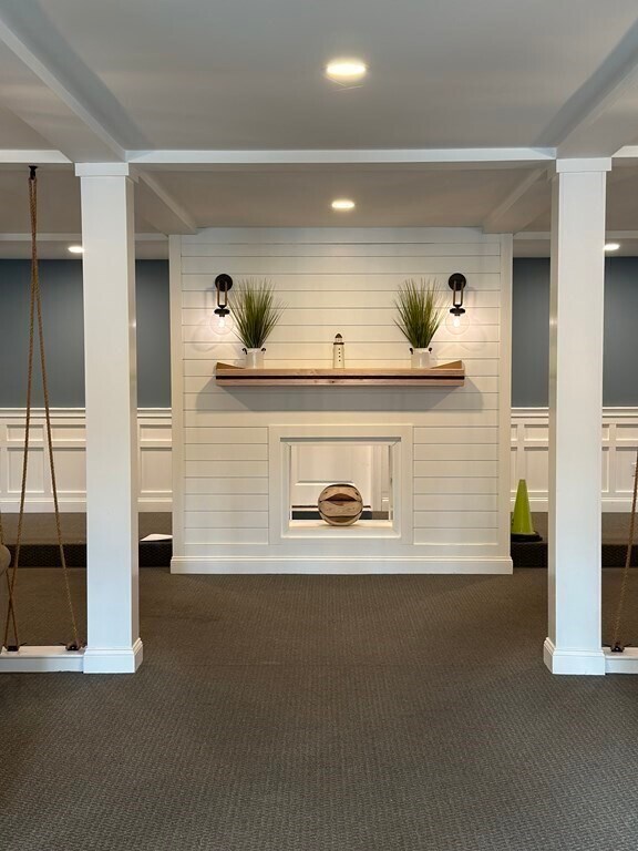 Foto del edificio - 949 State Rd