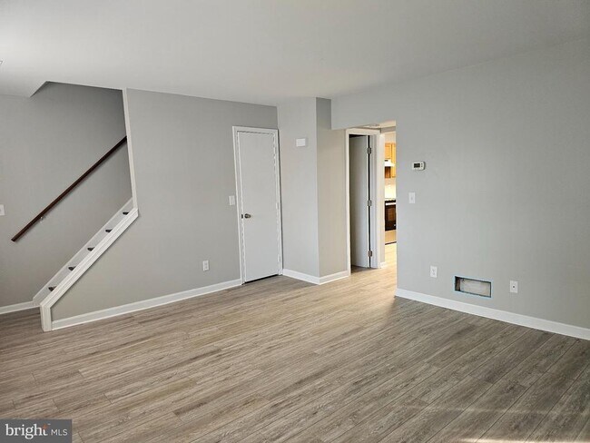 Building Photo - 48 E Gay St