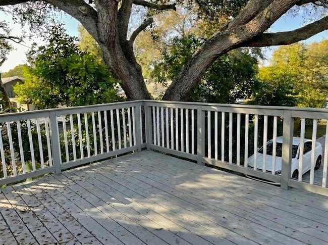 Building Photo - 3734 Burlington Ave N