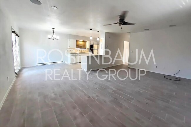 Foto del edificio - Stunning 3-bedrooms, 2-baths single-family...