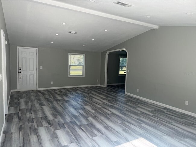 Foto del edificio - 31326 Tyndall Rd