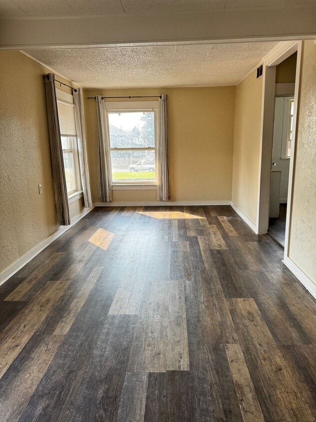 Foto principal - 1203 W Yakima Ave