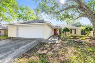 Building Photo - 305 Orgeron Dr