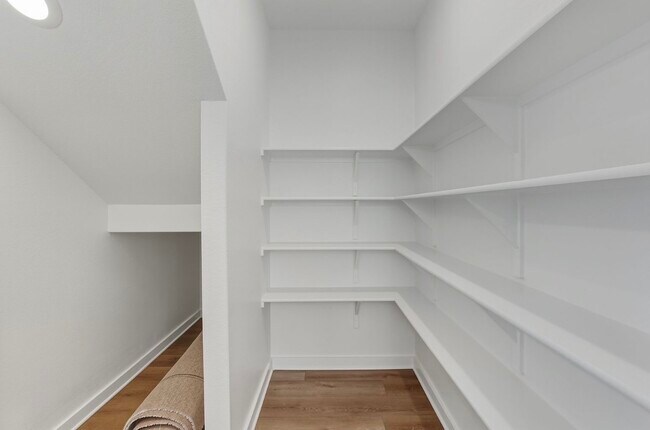 Foto del edificio - 480 Tailwind Dr