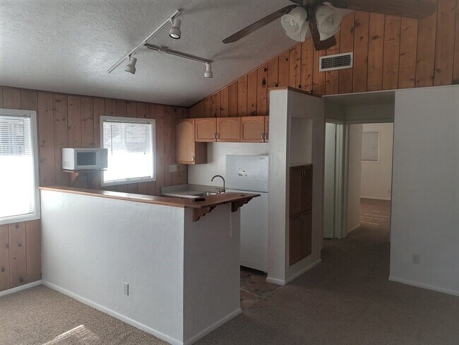 Kitchen - 4553 Canyon Loop