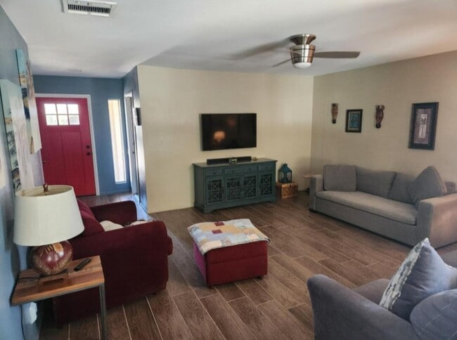 Foto del edificio - 43101 Balsam Ln