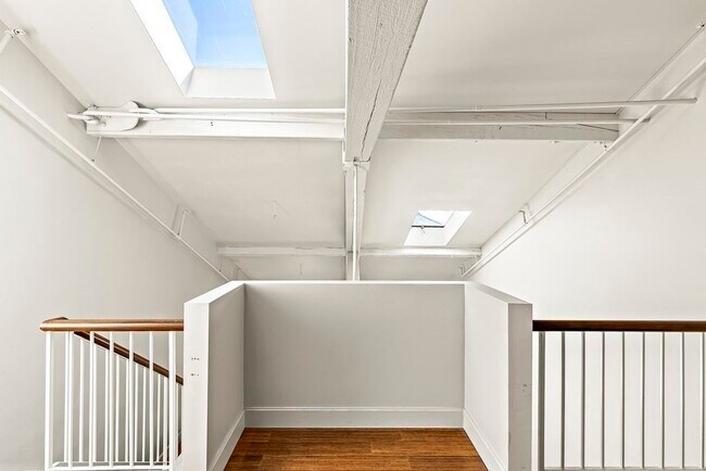 Building Photo - 38 3rd Ave