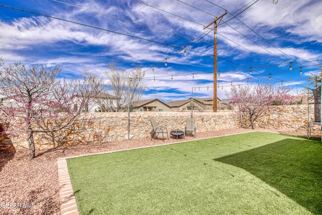 Building Photo - 7517 Red Cedar Dr
