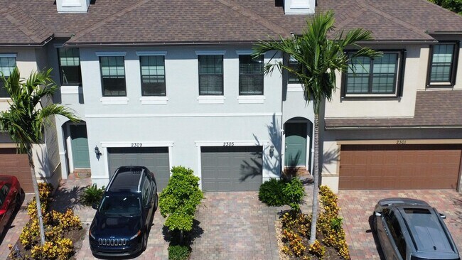 Foto del edificio - 2305 Byron St