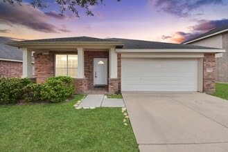 Building Photo - 1722 Lansing Cove Dr