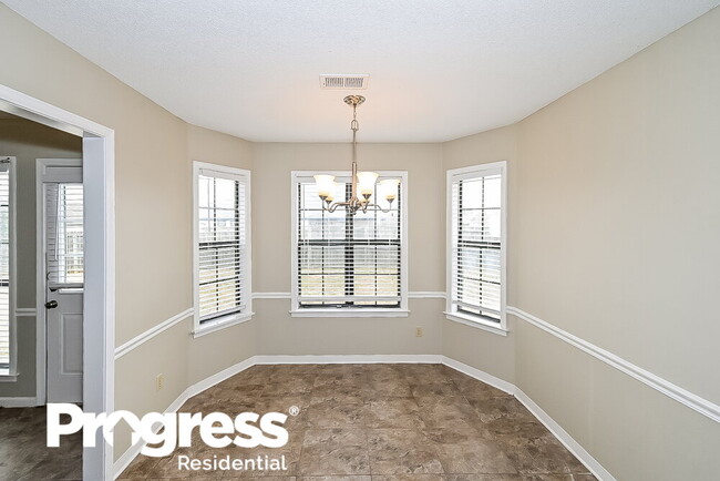 Building Photo - 5266 Shady Ridge Dr