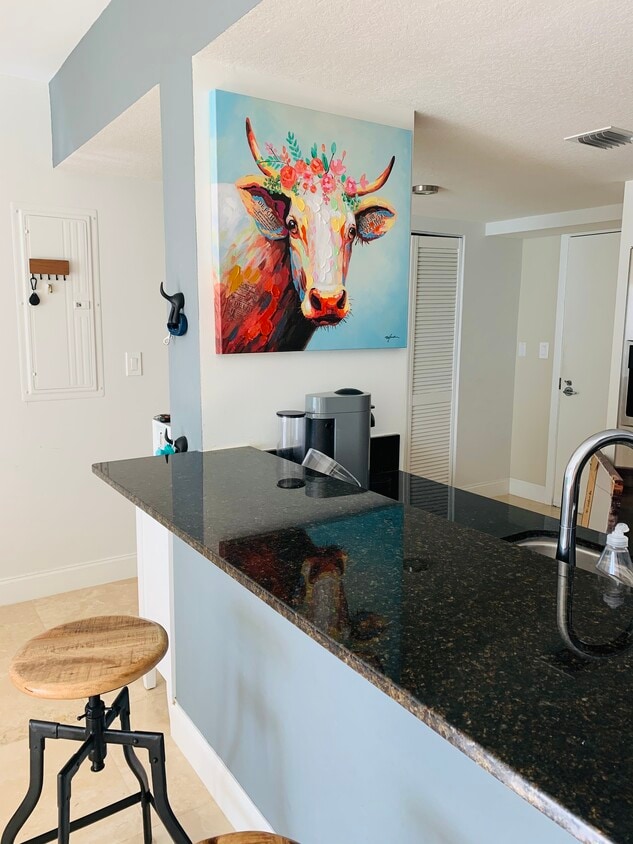 Kitchen - 1800 N Bayshore Dr