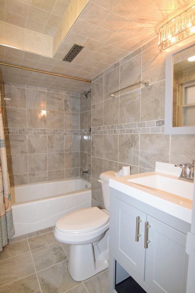 Building Photo - 5025 Carol St