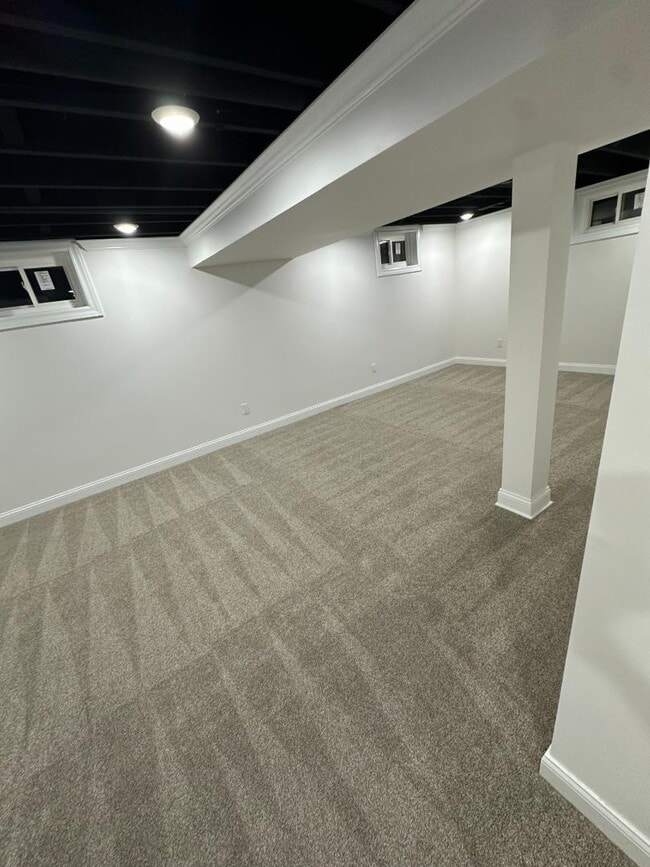 Foto del edificio - 8611 Lakewood Ave