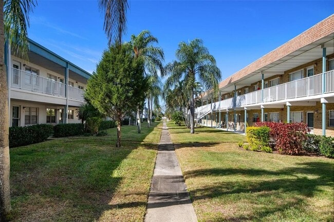 Foto del edificio - 5217 81st St N