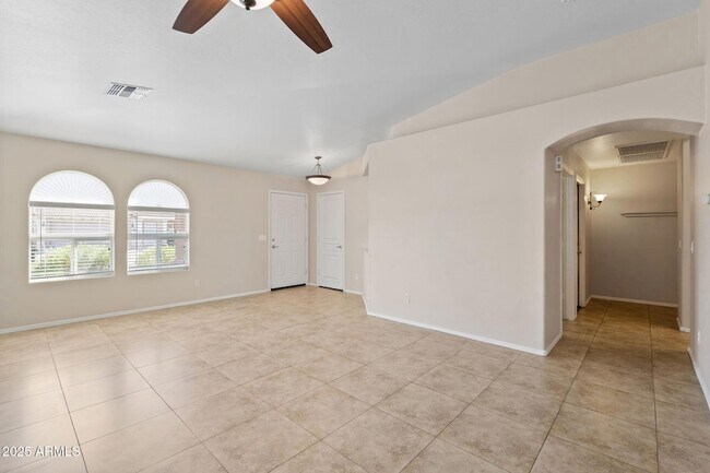 Foto del edificio - 17532 W Caribbean Ln