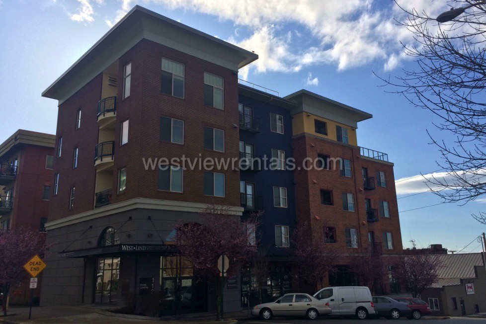 Primary Photo - 112 E Maple St