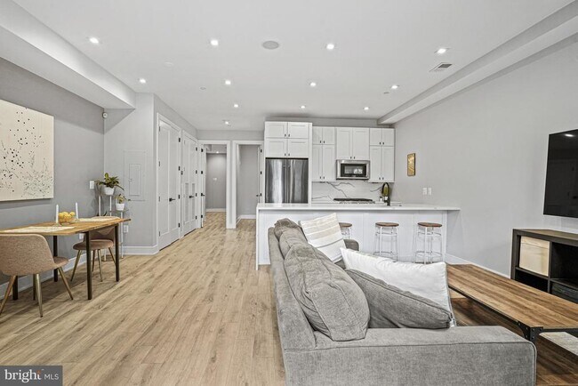 Building Photo - 725 Euclid St NW