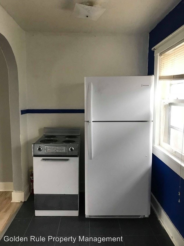 Primary Photo - 112 N Plum St