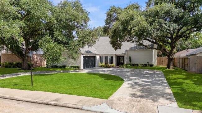 Foto del edificio - 10214 Inwood Dr