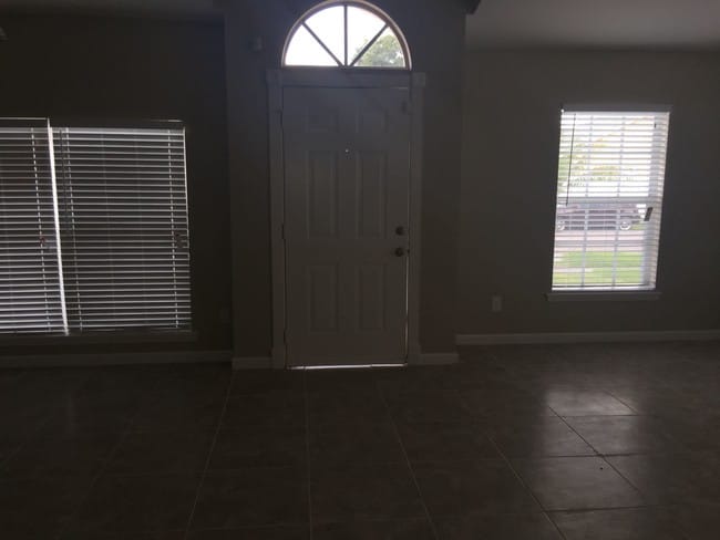 Building Photo - 3054 Pineda Dr