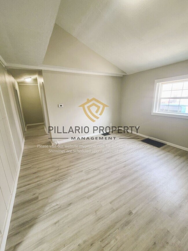 Building Photo - Beautiful 3 Bed 1 bath just south of downt...
