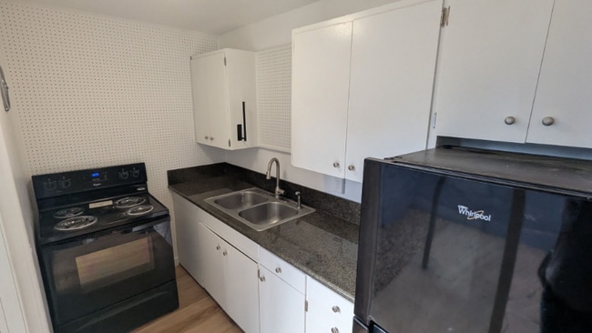 Photo - 1370 High St Apartment