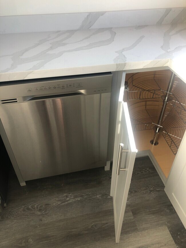 New dishwasher/ Spice Rack - 2136 W Temple St
