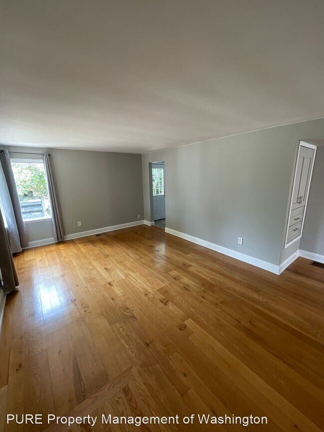 Foto del edificio - 2 br, 1.5 bath House - 9228 14th Ave SW