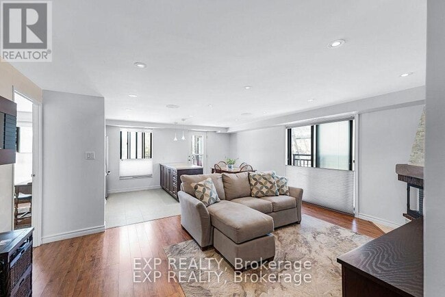 Photo du bâtiment - 15390 Yonge St