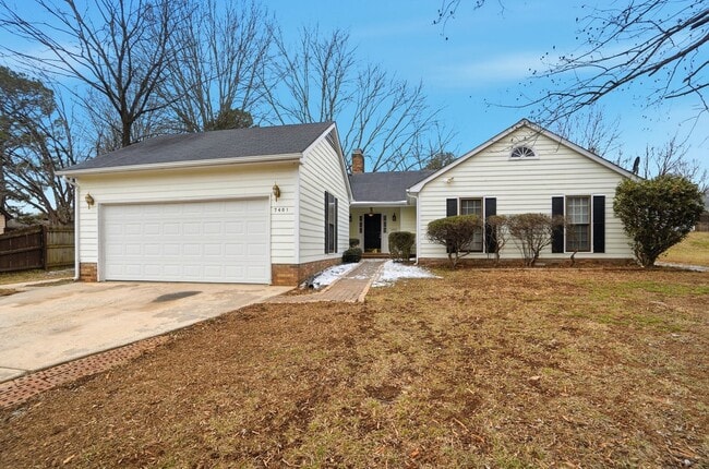 Building Photo - 3 Bedroom Ranch with a 2 Car Garage!