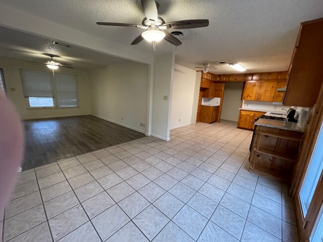 Foto del edificio - 504 Highland Dr