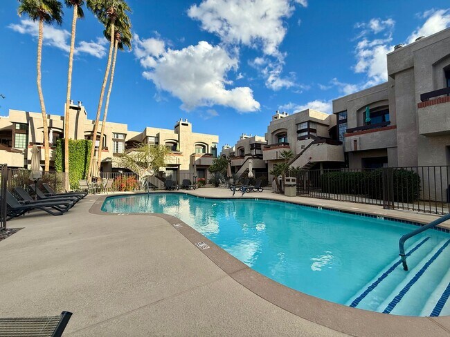 Foto del edificio - 2601 S Broadmoor Dr