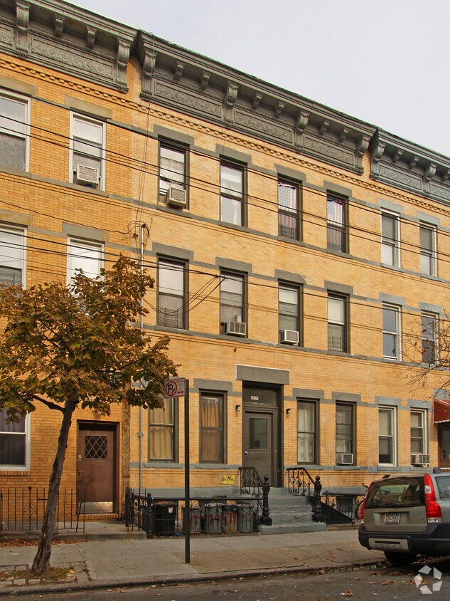 Building Photo - 479 Onderdonk Ave