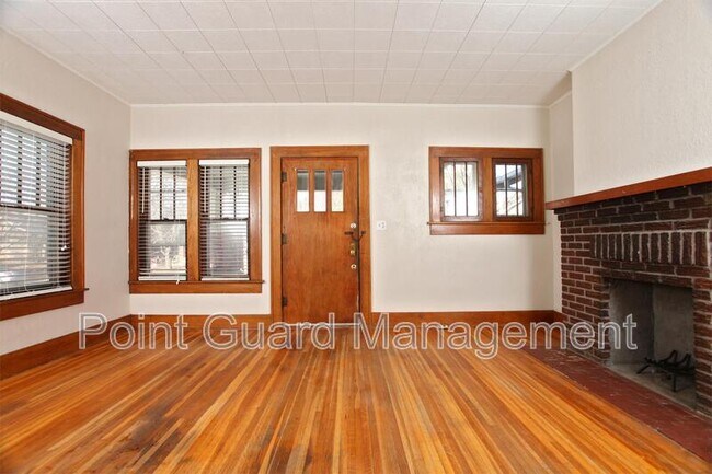 Foto del edificio - 3309 E English St
