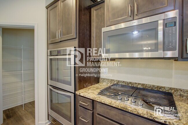 Foto del edificio - 104 Elliott Creek Ln