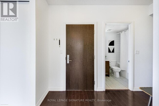 Photo du bâtiment - 460-1460 Adelaide St E