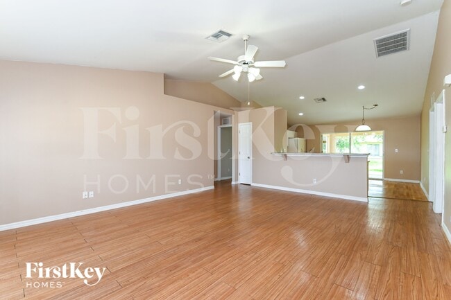 Foto del edificio - 2108 NE 15th Pl
