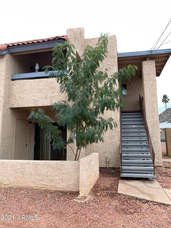 Foto del edificio - 2217 E Cactus Rd