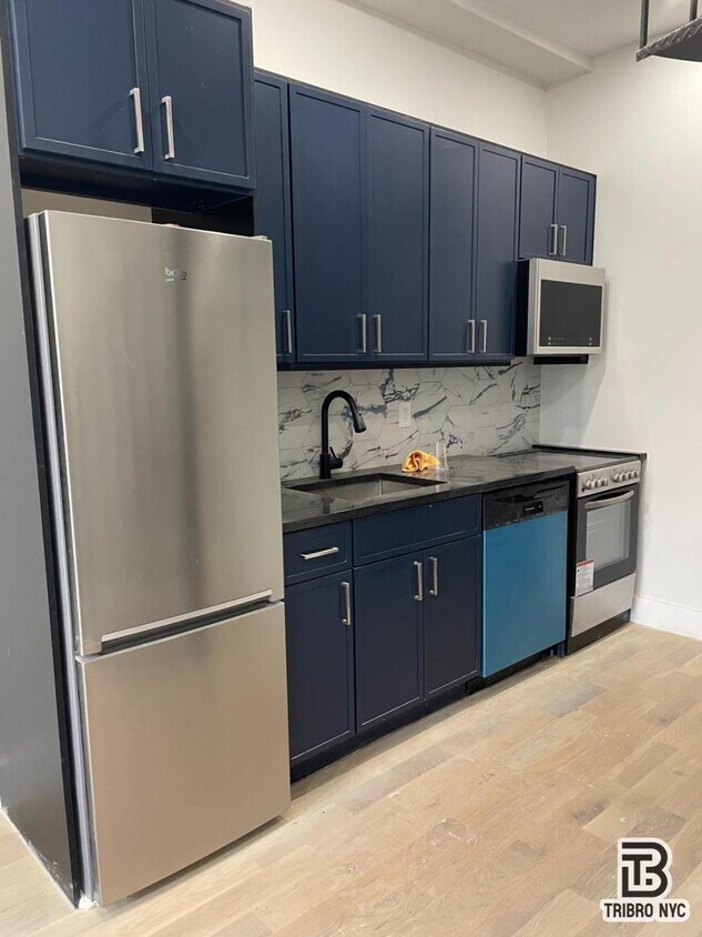 Foto del edificio - 1 bedroom in BROOKLYN NY 11206