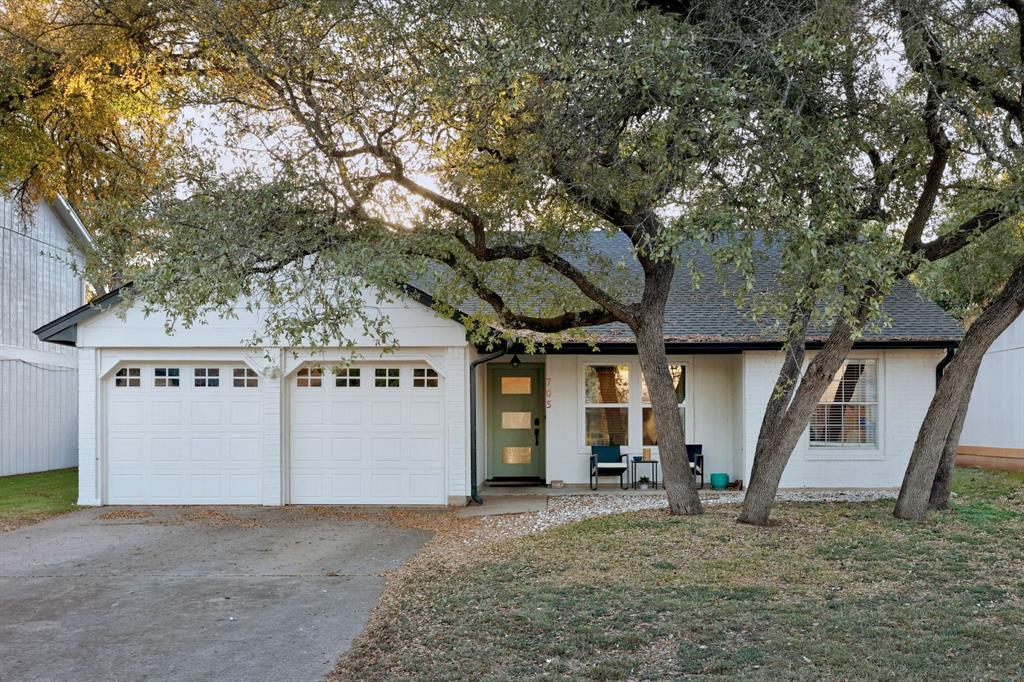 Foto principal - 705 Russet Valley Dr