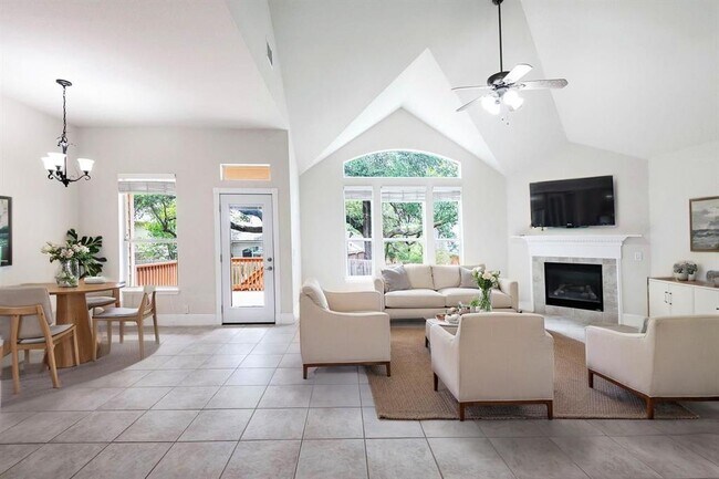 Building Photo - 2613 Corabella Pl