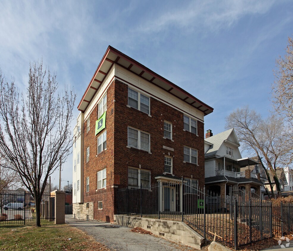 Foto principal - Central Ave Apartments