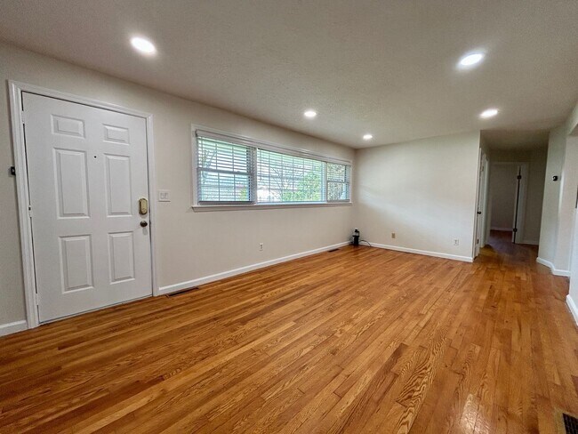 Foto del edificio - Weaverville - Clean and Tidy! Home Office,...