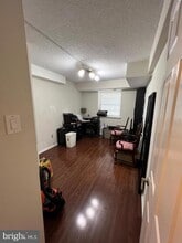 Building Photo - 3304 Valley Dr