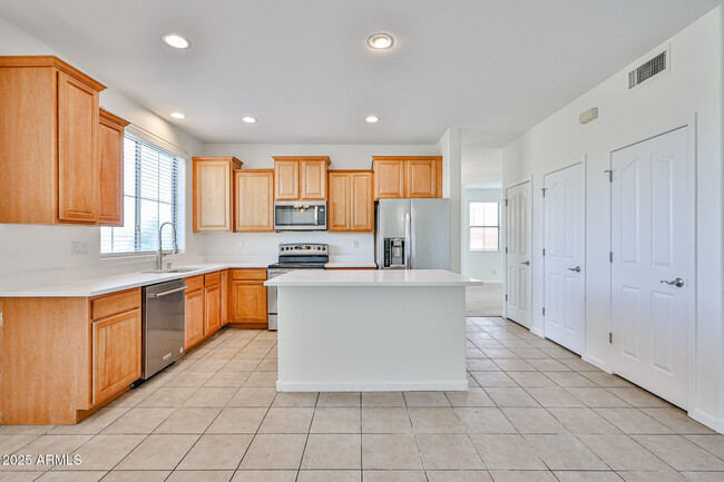 Foto del edificio - 2237 N 135th Dr