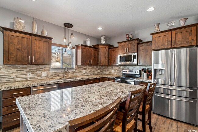 Foto del edificio - 4893 Broken Arrow Ln