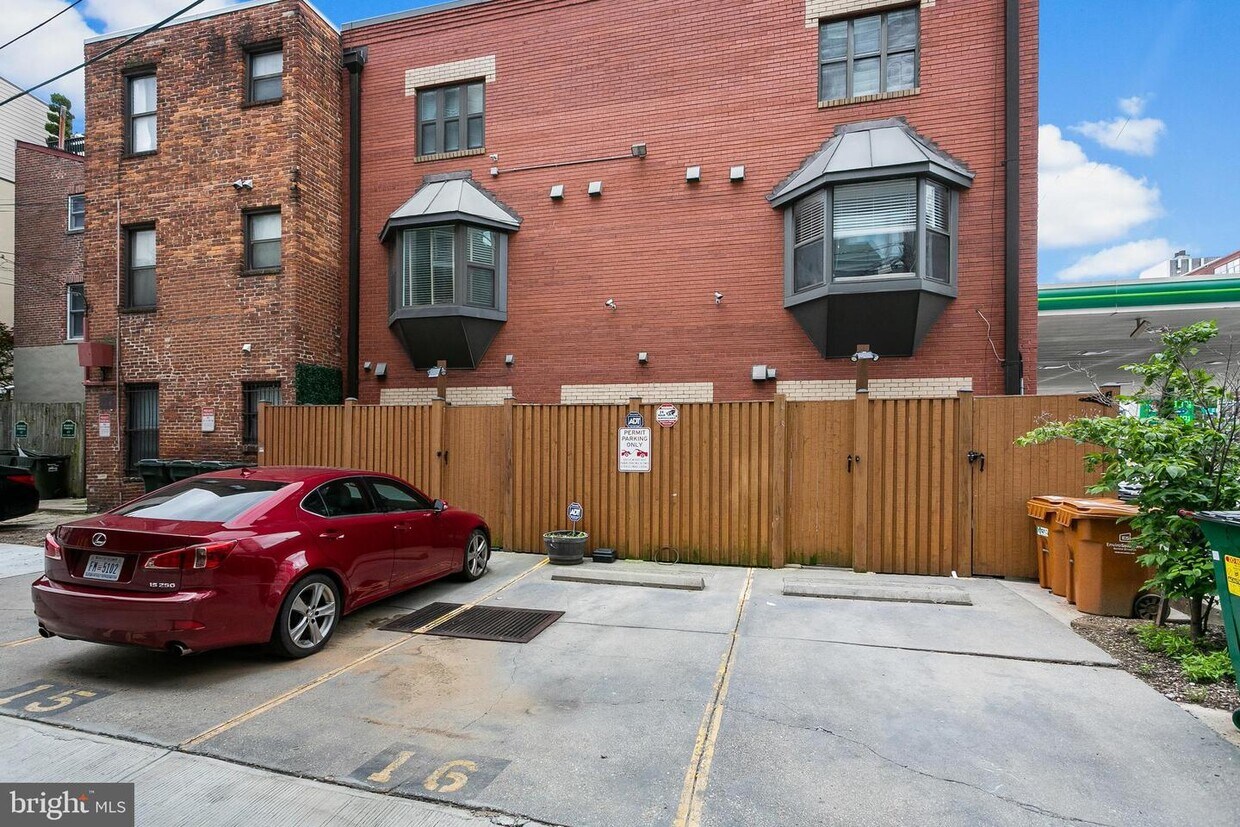Primary Photo - 1225 N St NW