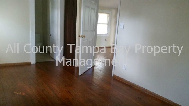 Building Photo - 2830 N Elmore Ave