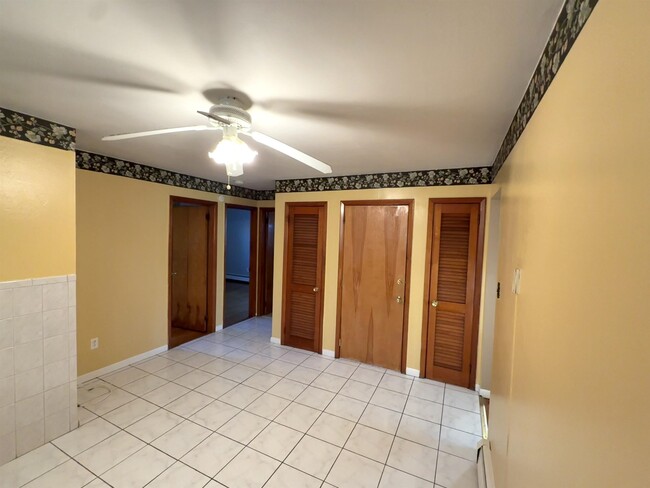 Building Photo - 20 Beech St